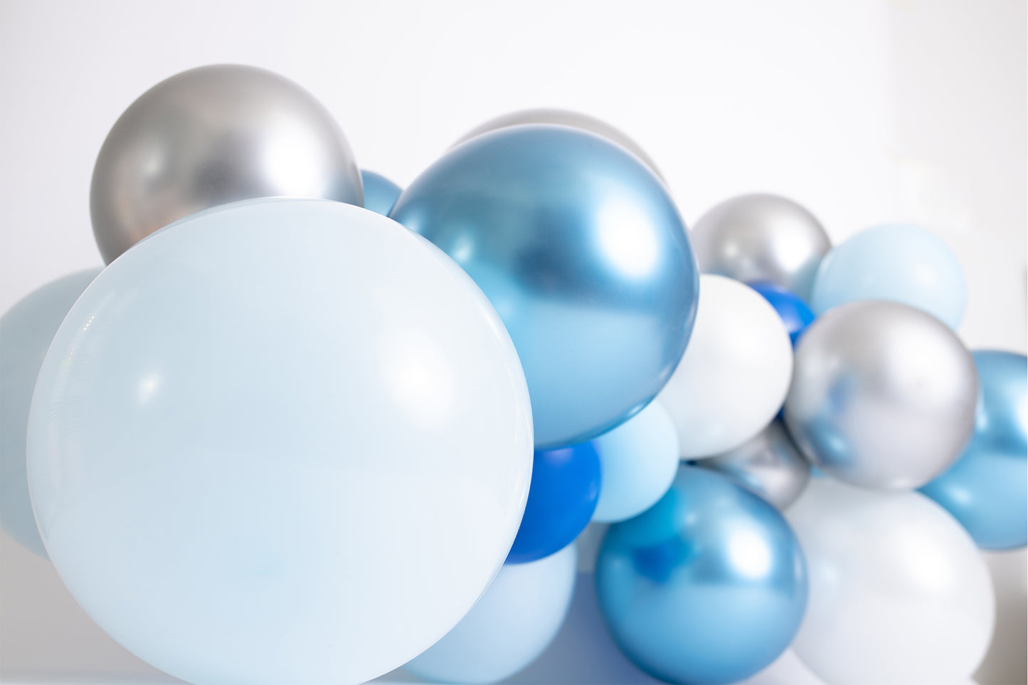 Blue, White & Silver Balloon Garland Kit